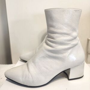 Vagabond Shoemakers "Olivia" Cream Patent Leather Ankle Boots Sz.8/38 Ret. $250